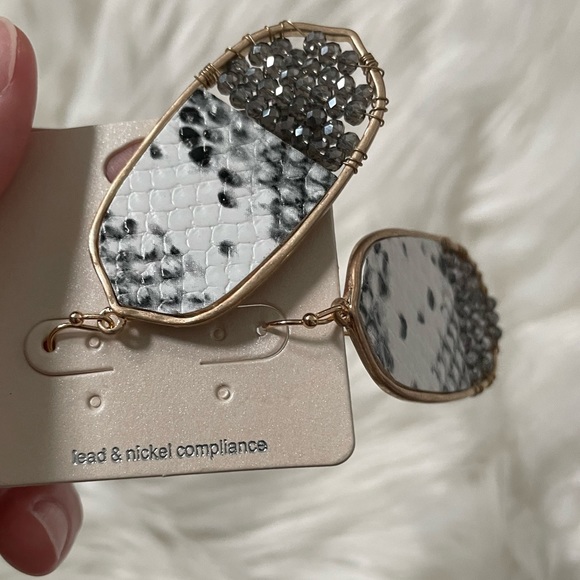 Oval Snakeskin Earrings New - Picture 6 of 7